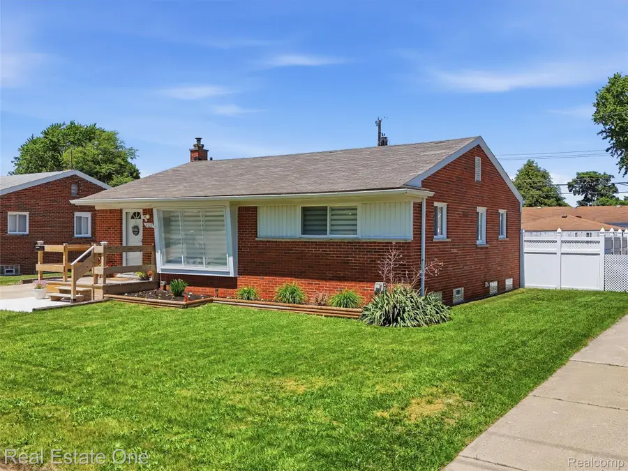 4603 E Thirteen Mile Road, Warren, MI 48092 - #2