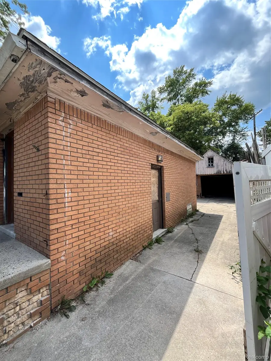 4619 Farmbrook Street, Detroit, MI 48224 - #2