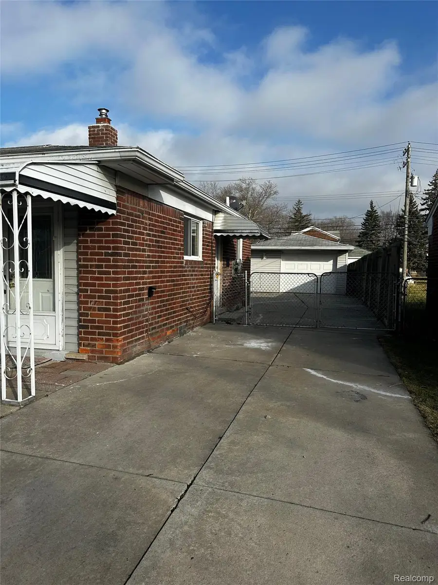 21726 Eastwood Court, Warren, MI 48089 - #2