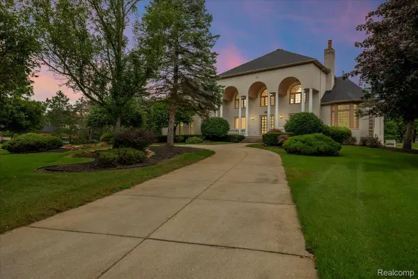 3965 Loch Bend Drive, CommerceTwp, MI 48382
