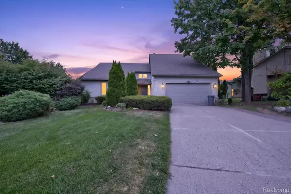38808 Lancaster Drive, Farmington, MI 48331