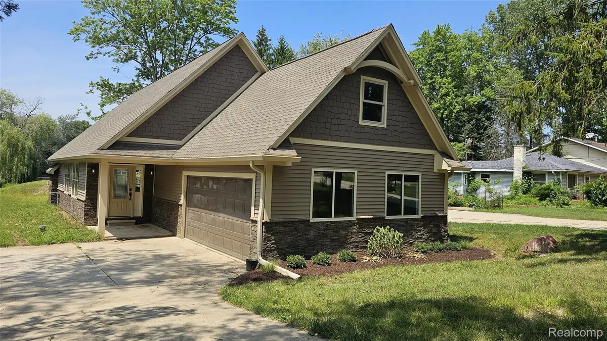 9170 River Valley Road, Brighton, MI 48116 - #1