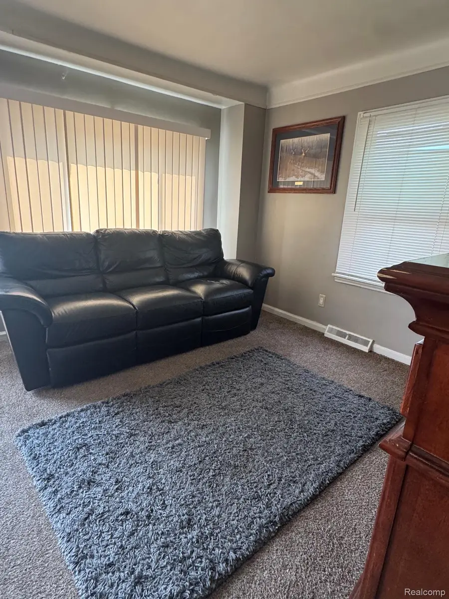 6034 Jane Avenue, Allen Park, MI 48101 - #3
