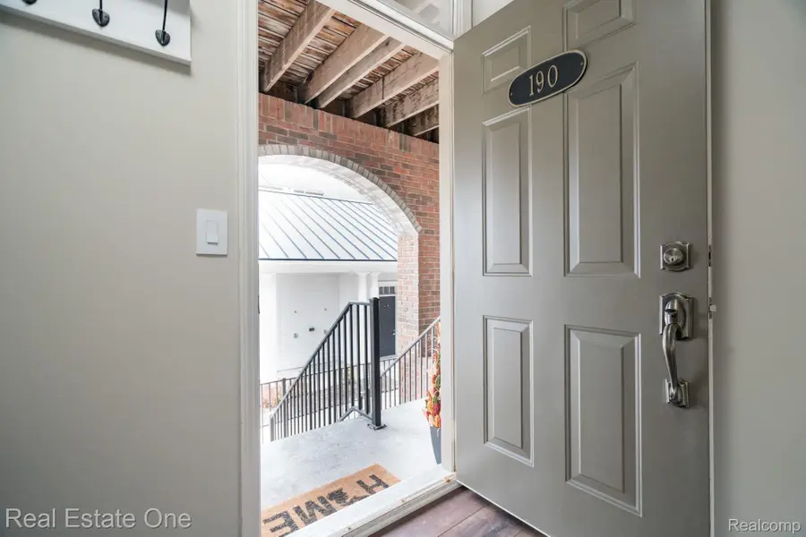 190 Amys Walk, Auburn Hills, MI 48326 - #3
