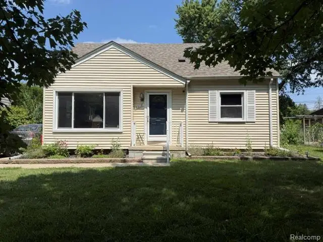 32118 Cambridge Street, Garden City, MI 48135 - #1