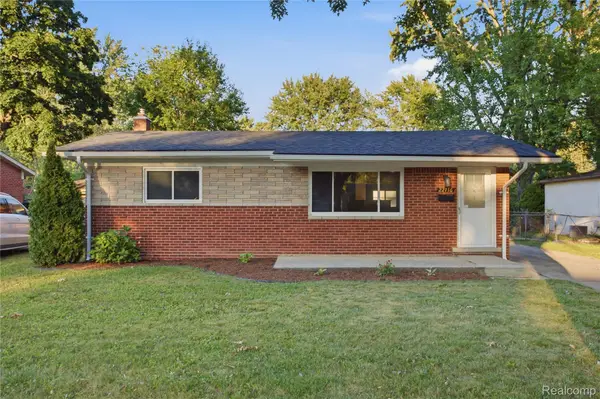22116 W Brandon Street, Farmington, MI 48336