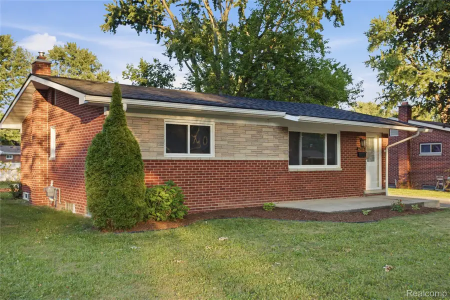 22116 W Brandon Street, Farmington, MI 48336 - #3