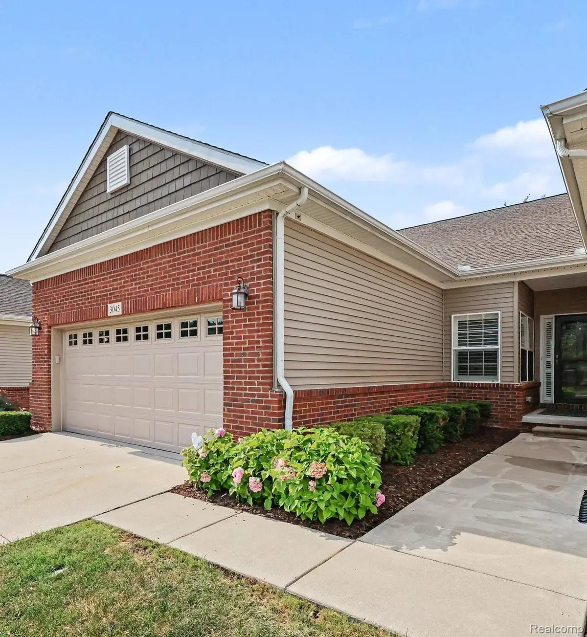 3045 Bridgewater Road #5, Auburn Hills, MI 48326 - #1