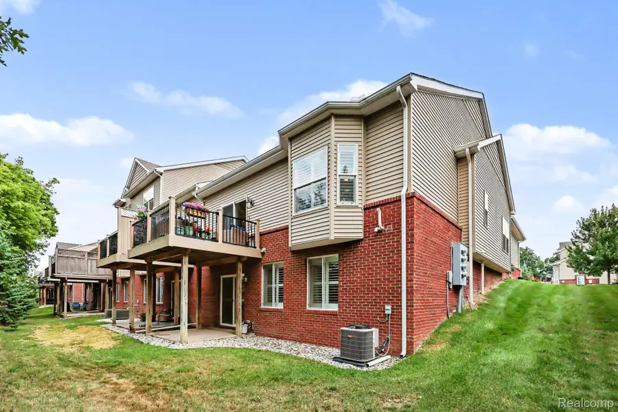 3045 Bridgewater Road #5, Auburn Hills, MI 48326 - #2