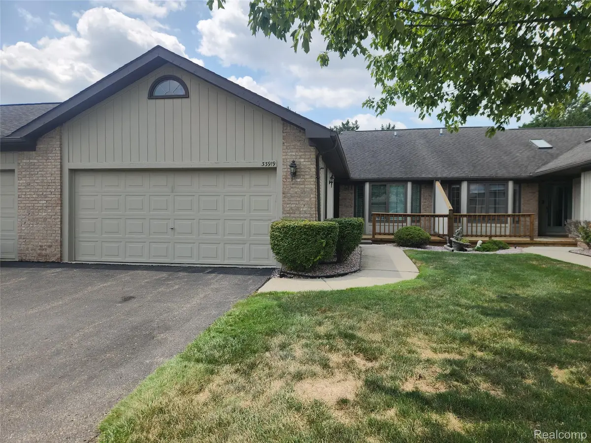 33919 Oakwood Drive, Sterling Heights, MI 48312 - #1