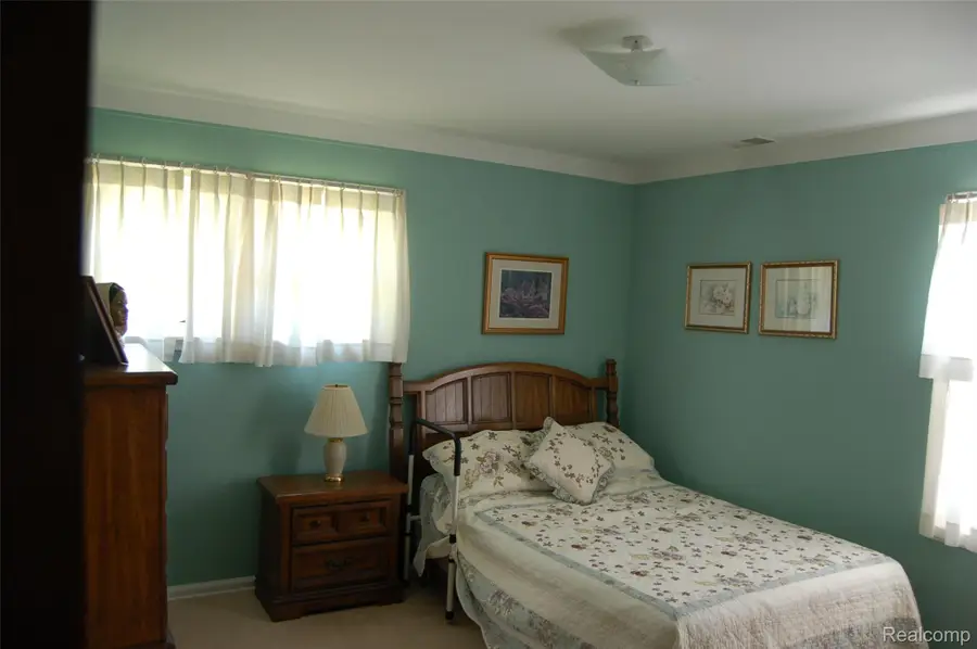 27661 Dartmouth Street, Madison Heights, MI 48071 - #3