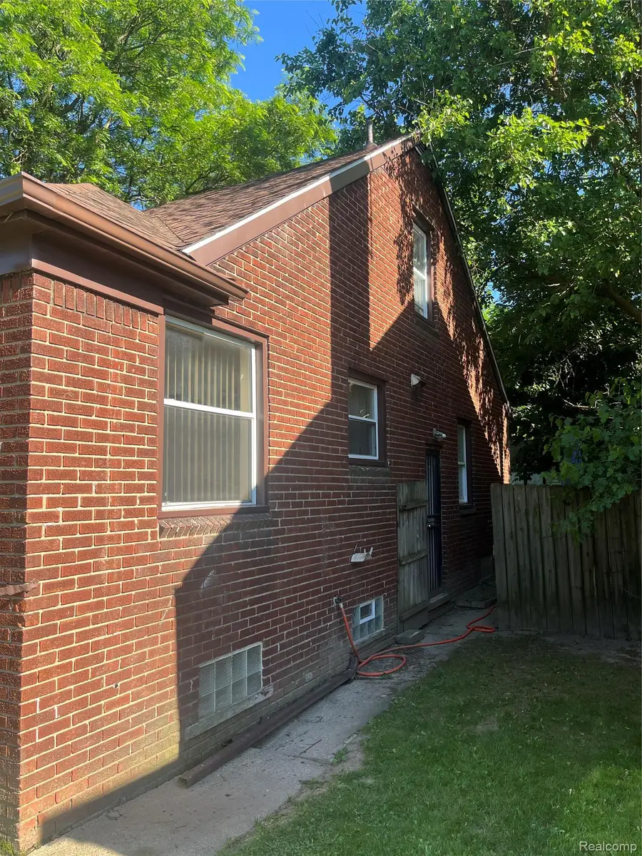 18603 Curtis Street, Detroit, MI 48219 - #2