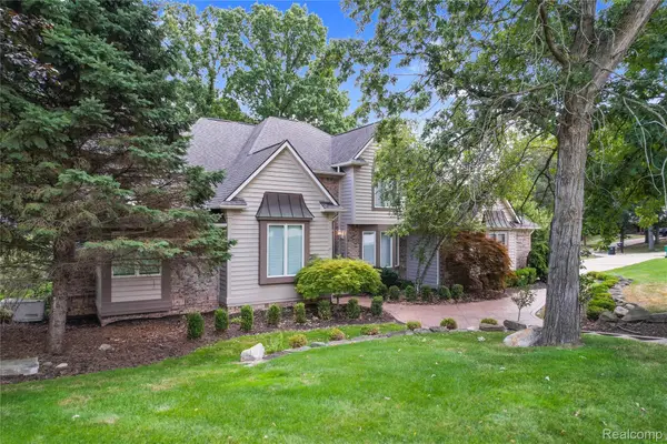21720 Heatheridge Lane, Northville, MI 48167
