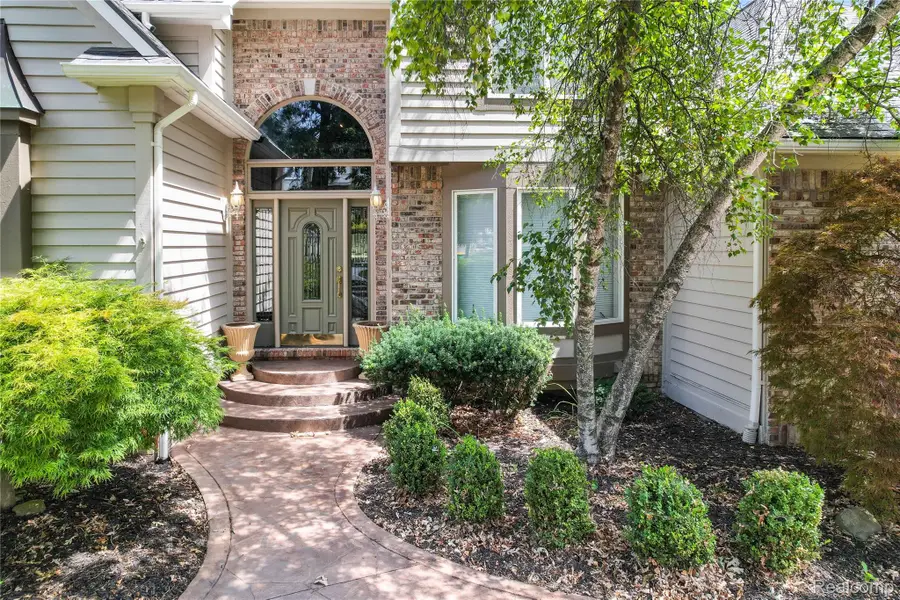 21720 Heatheridge Lane, Northville, MI 48167 - #3