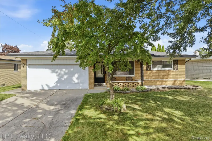 27756 Newport Drive, Warren, MI 48088 - #2