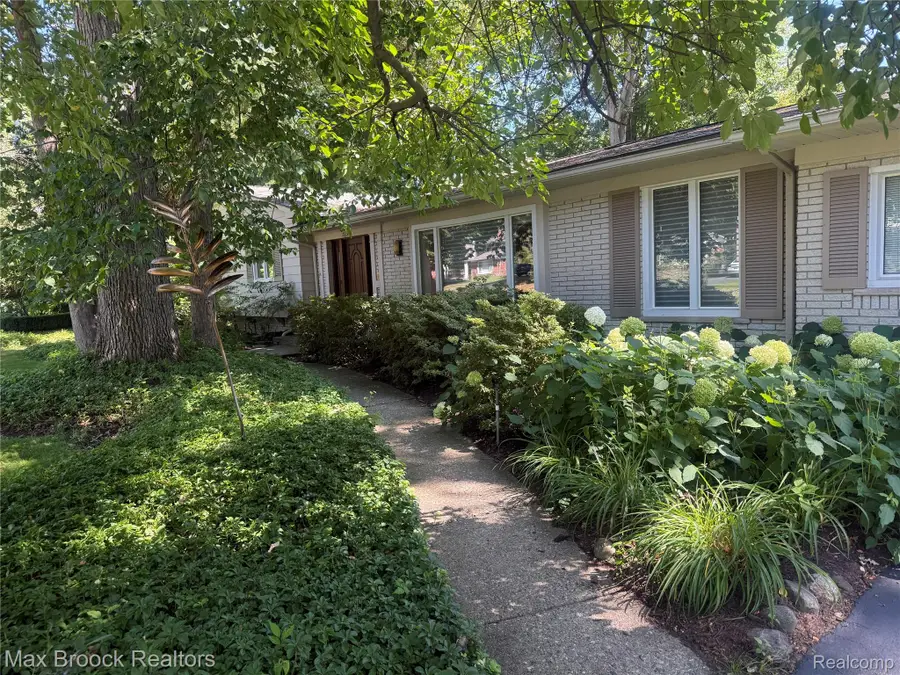 6920 Candlewood Trail, West Bloomfield, MI 48322 - #2