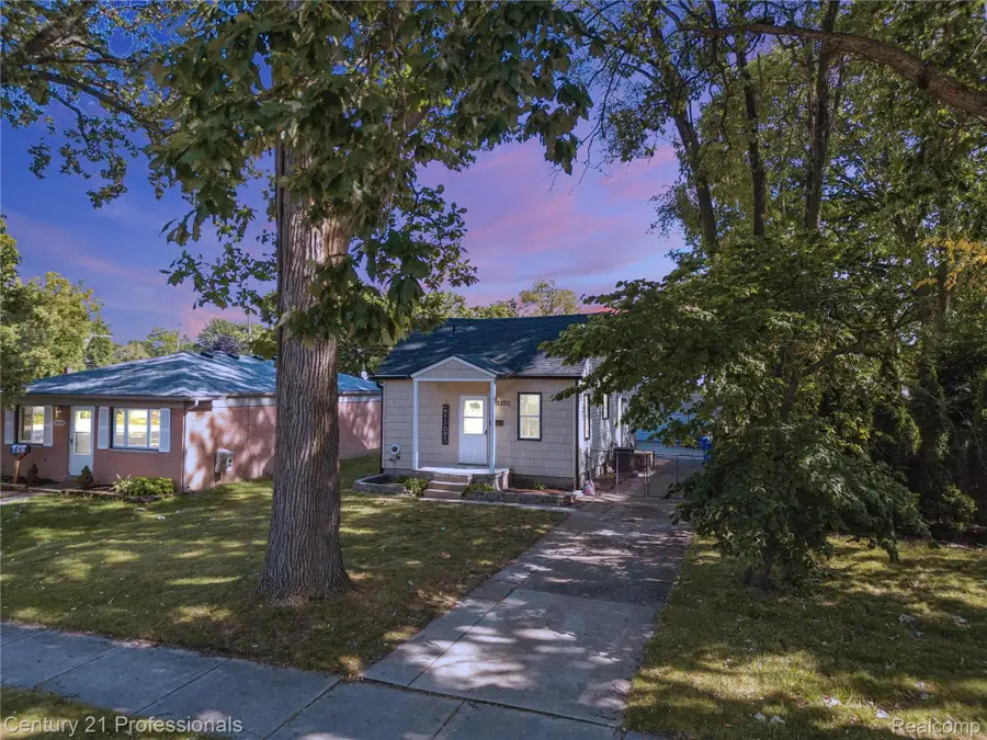 23711 Annapolis Street, Dearborn Heights, MI 48125 - #2