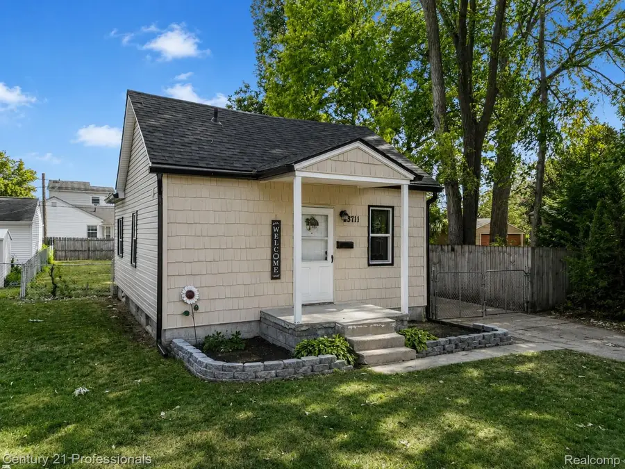 23711 Annapolis Street, Dearborn Heights, MI 48125 - #3