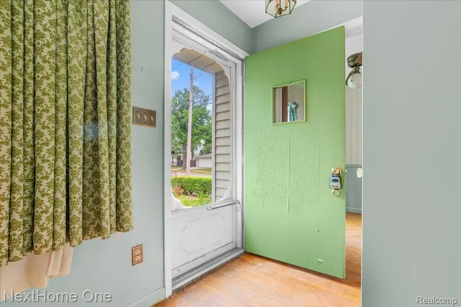 4296 Phillips Avenue, Berkley, MI 48072 - #3