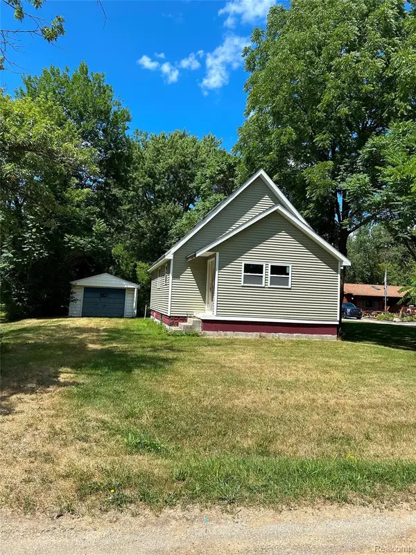 5325 Sitka Street, Burton, MI 48519