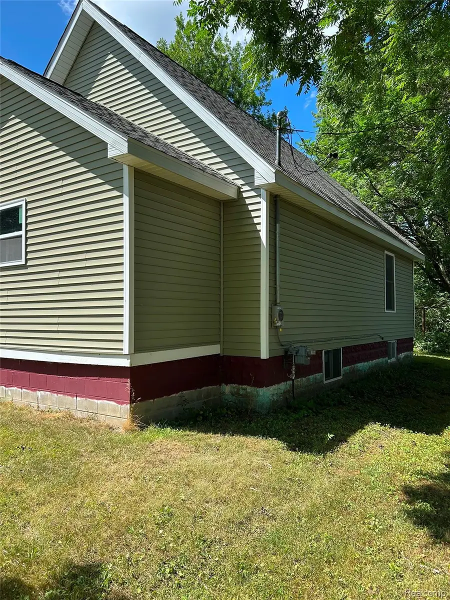 5325 Sitka Street, Burton, MI 48519 - #3