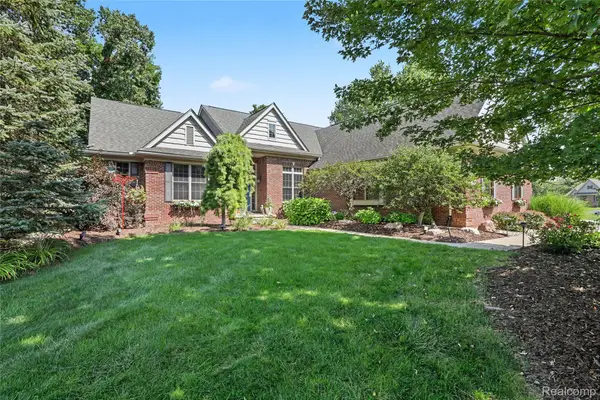 5929 Scott Circle, Clarkston, MI 48348