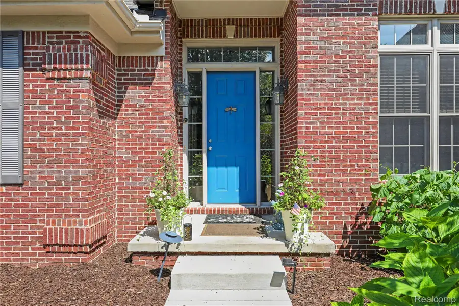 5929 Scott Circle, Clarkston, MI 48348 - #3