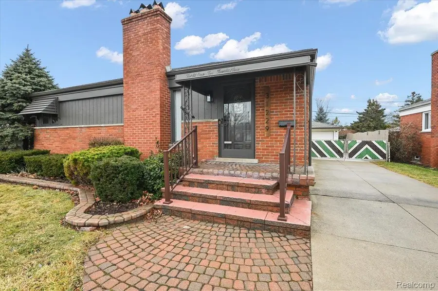 31229 Share Street, Saint Clair Shores, MI 48082 - #3