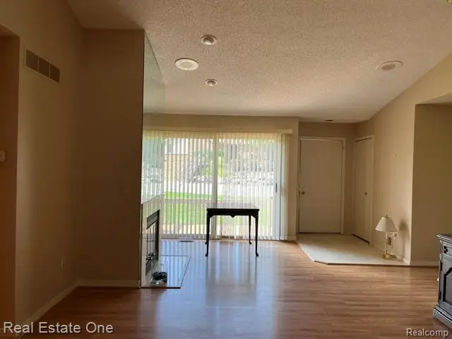 7943 Woodingham, West Bloomfield, MI 48322 - #2