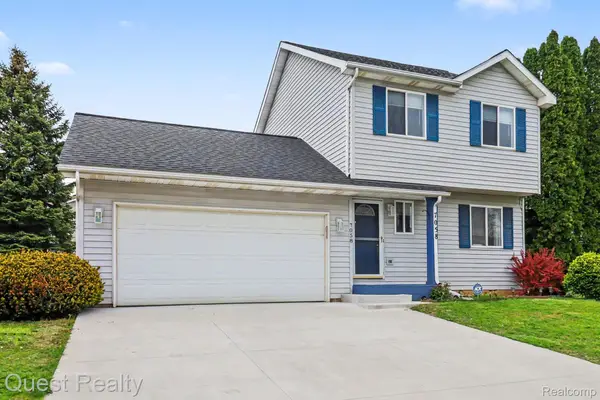 7058 Rolling Hills Drive, Waterford, MI 48327