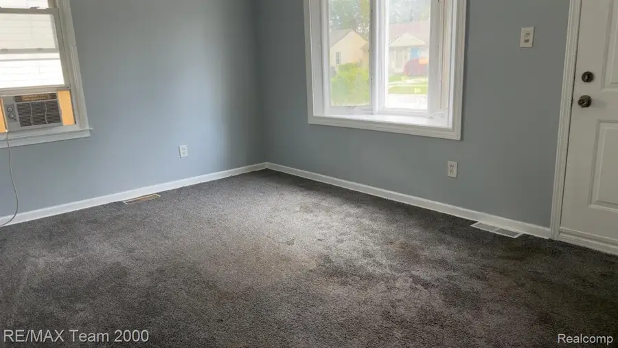6646 Harding Street, Taylor, MI 48180 - #3