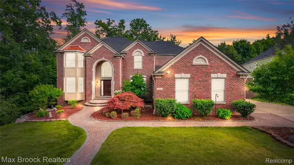 7083 Chatham Court, WestBloomfield, MI 48322