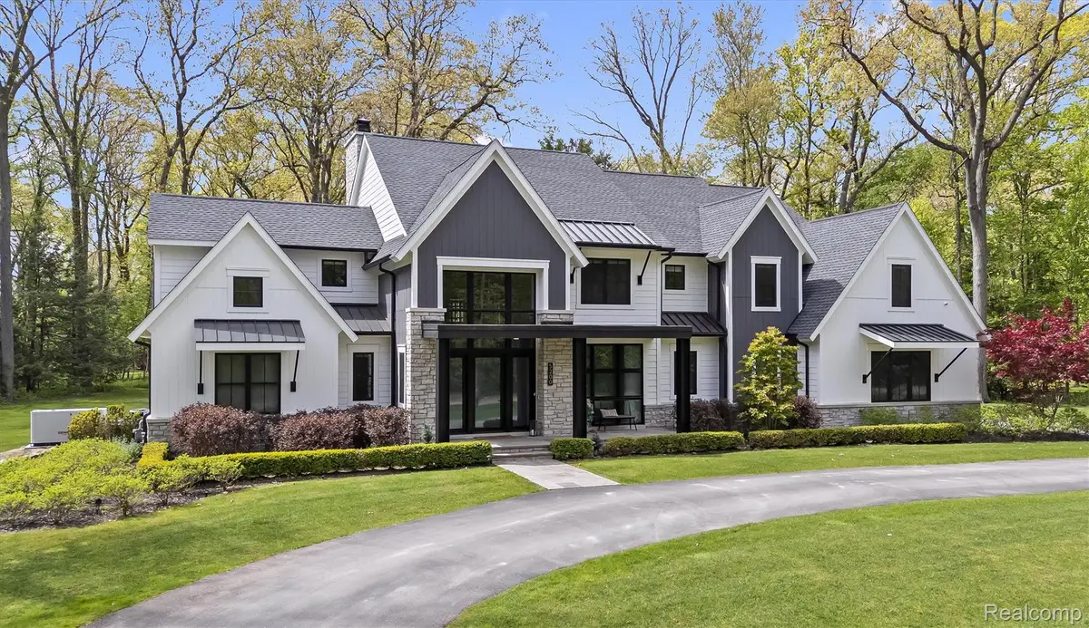 5200 Windingwood Drive, Bloomfield, MI 48302 - #1