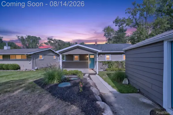 6166 Borowy Drive, CommerceTwp, MI 48382