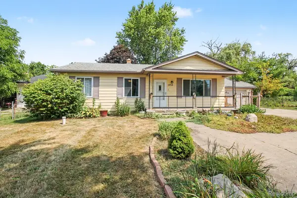 1254 W Grand Blanc Road W, GrandBlanc, MI 48439