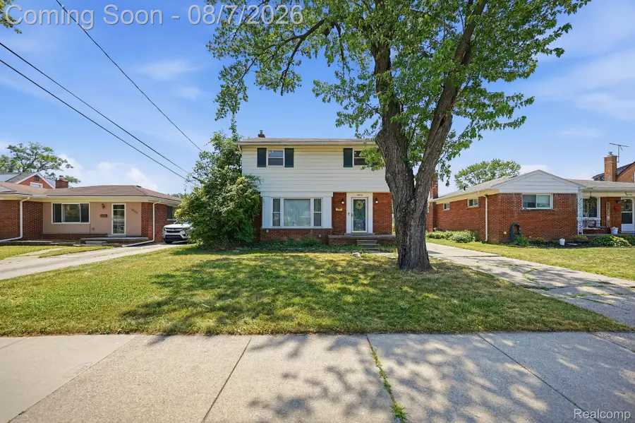 18332 Spring Court S, Fraser, MI 48026 - #2