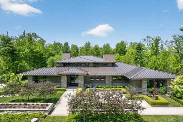 22635 Evergreen Court, Novi, MI 48374