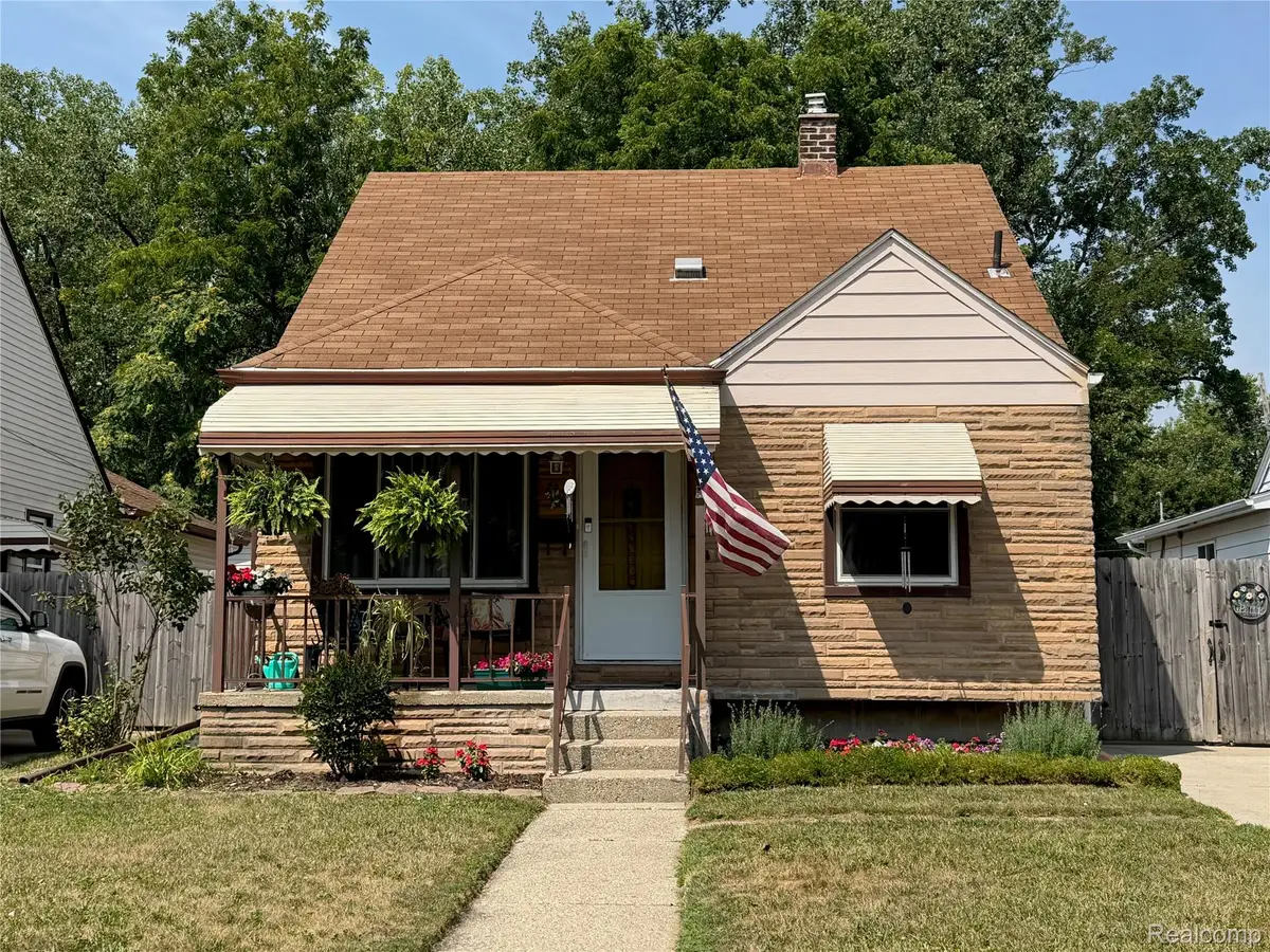248 Washington Street, Trenton, MI 48183 - #1