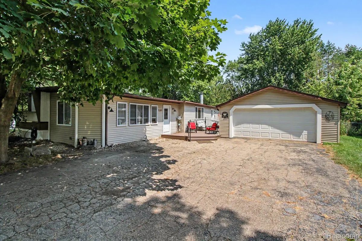 521 Cherokee Bend, Howell, MI 48843 - #1