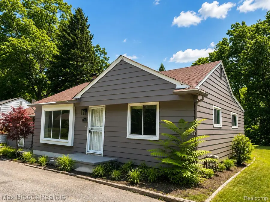21613 Wallace Drive, Southfield, MI 48075 - #3