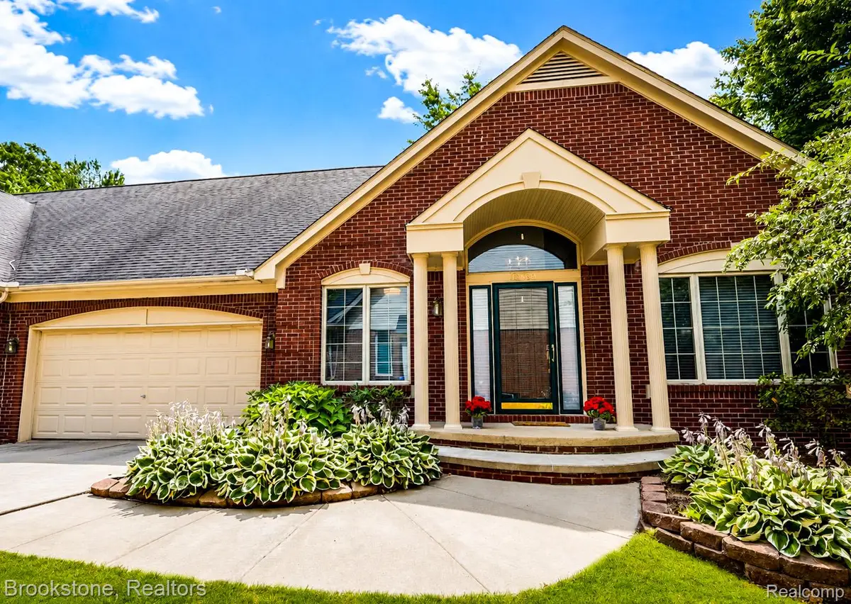 16400 Ventura Circle, Clinton, MI 48038 - #1