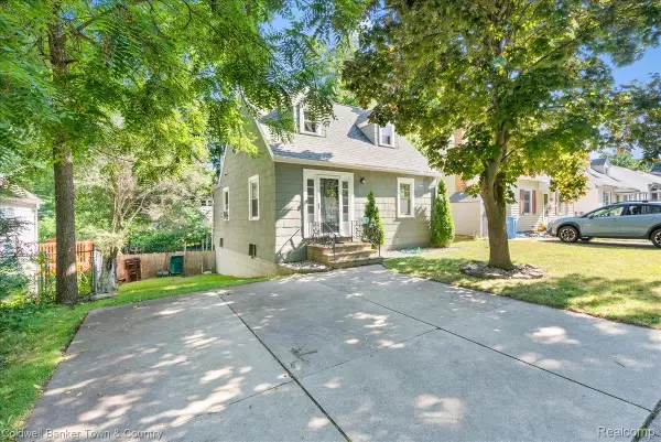 617 Irvington Avenue, Lansing, MI 48910