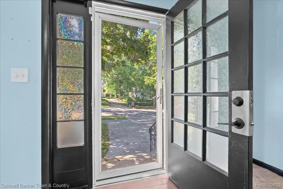617 Irvington Avenue, Lansing, MI 48910 - #2
