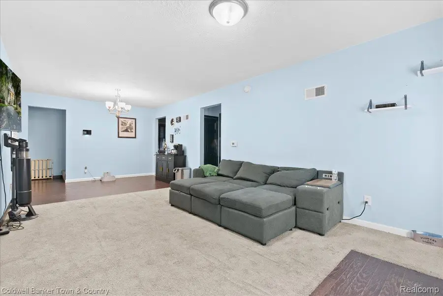 617 Irvington Avenue, Lansing, MI 48910 - #3