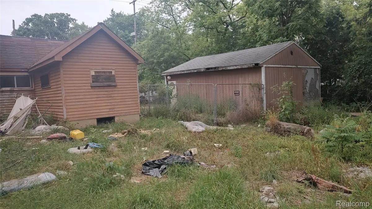 2401 Kansas Avenue, Flint, MI 48506 - #1