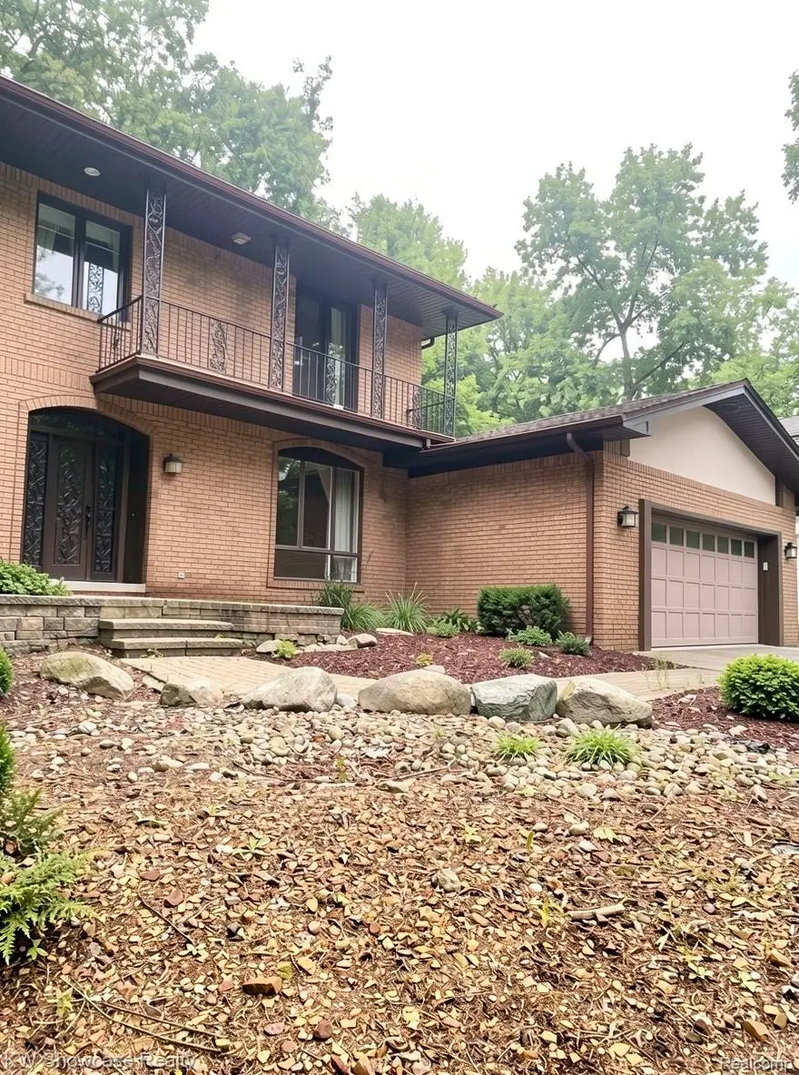 5064 Far Ravine Court, West Bloomfield, MI 48323 - #2