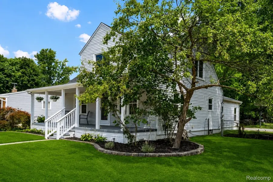 20310 Melvin Street, Livonia, MI 48152 - #2