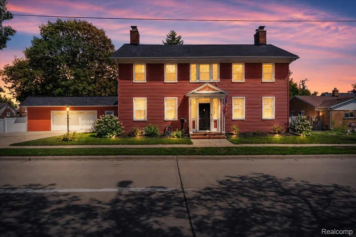 2003 W Jefferson Avenue E, Trenton, MI 48183 - #1