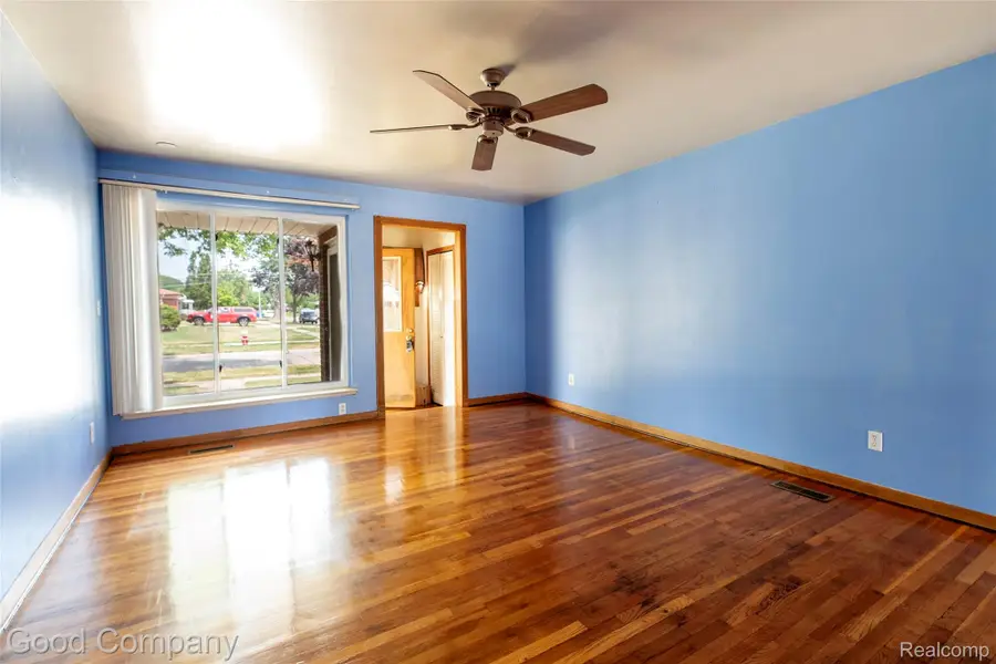 5026 Gerald Street, Warren, MI 48092 - #3