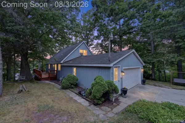 679 N Long Lake Boulevard, LakeOrion, MI 48362